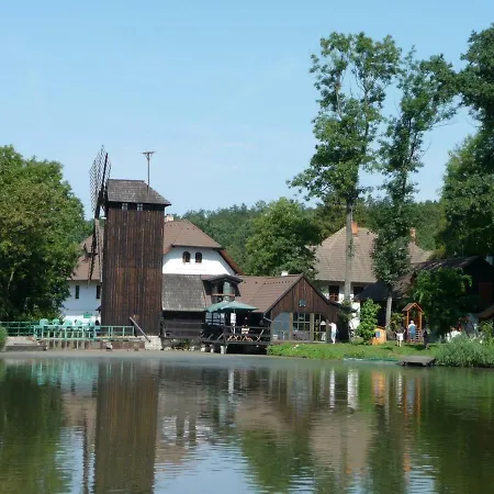 Gasthuis Bucicky Mlyn *